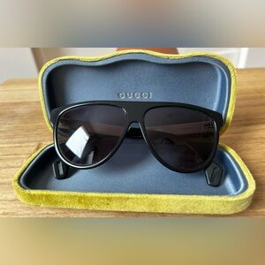 Gucci - Vintage Look - Black Aviator Sunglasses